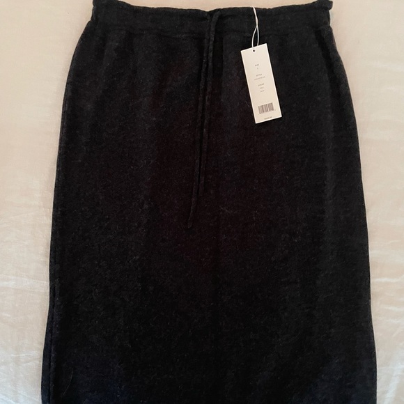🤍NWT VINCE cashmere knee length skirt charcoal sz S - Picture 1 of 3